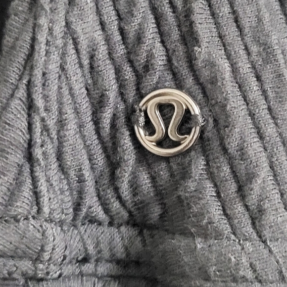 Lululemon Retreat Yourself Pullover. - Picture 7 of 11